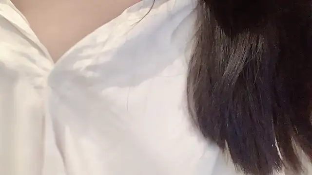    Lily    online show from June 6, 4:35 pm