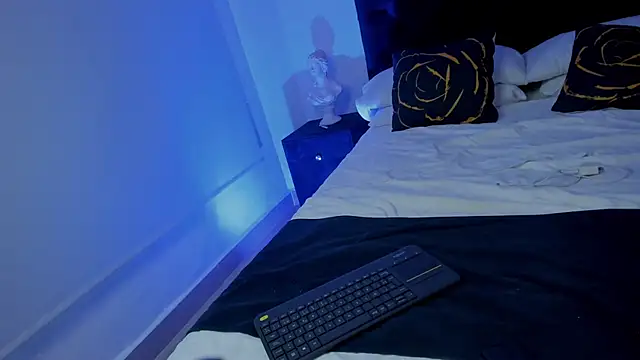 Snapshot of NoahLux chatting on September 27, 9:22 pm NoahLux online show from September 27, 9:22 pm