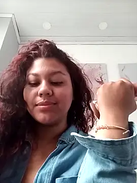 CloeStron online show from November 1, 1:59 pm