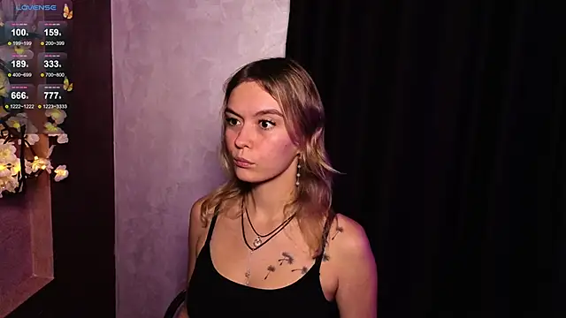 Snapshot of DemonaCast chatting on September 25, 7:45 pm DemonaCast online show from September 25, 7:45 pm