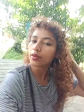 Vikyvoyeur online show from November 5, 7:08 pm