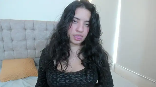 Nicol Chang online show from February 12, 9:38 pm