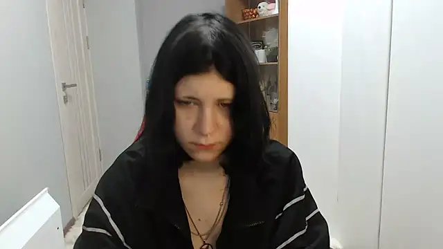 TinaQuiin online show from November 28, 8:50 am