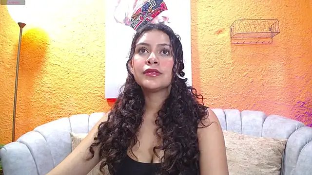CurlyDani online show from October 22, 6:57 pm