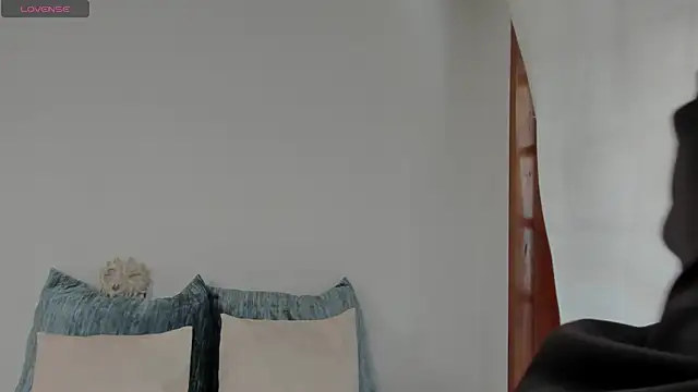 lara desire online show from November 11, 5:21 pm