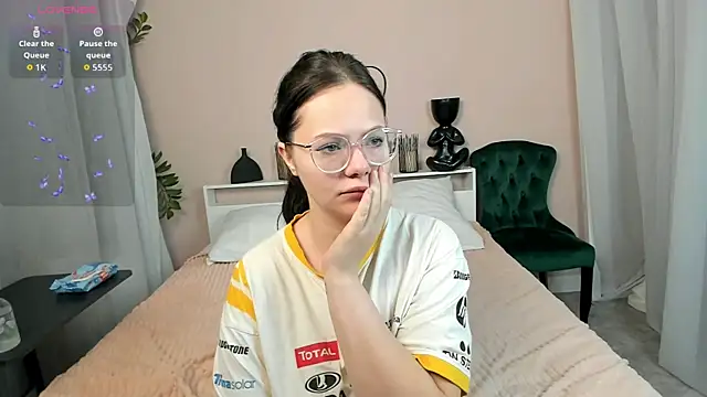 Snapshot of Lolly_Rolly chatting on September 28, 6:09 am Lolly Rolly online show from September 28, 6:09 am