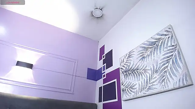 tiiny emilly online show from November 5, 8:25 pm