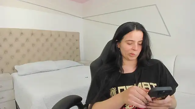 ChannelWhite  online show from September 29, 10:37 pm