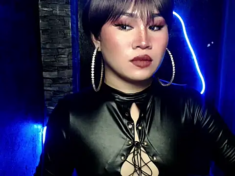 Snapshot of pretty_lassy chatting on October 21, 8:40 am pretty lassy online show from October 21, 8:40 am