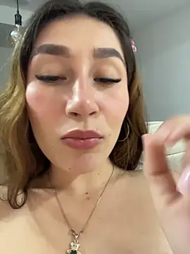 Isa Villamarin online show from October 10, 4:34 pm