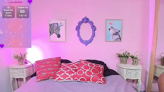 Nahomi Rivera online show from September 24, 1:10 pm