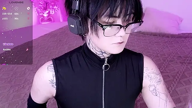 GothXRaven online show from February 4, 4:10 pm