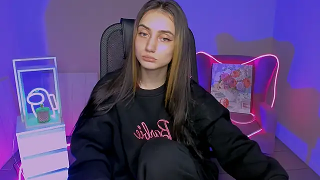 olivianorton online show from November 5, 2:55 pm