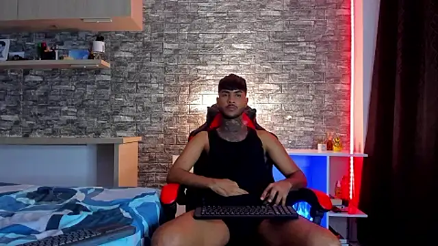 Theimperialboys  online show from June 7, 4:19 am