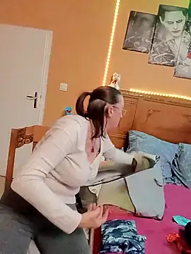 Sophierob1 online show from September 24, 6:23 am