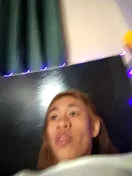 Snapshot of Sweet-shopia chatting on October 17, 10:02 pm Sweet-shopia online show from October 17, 10:02 pm