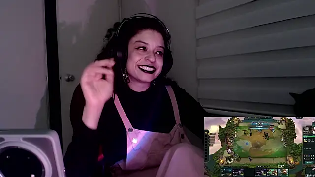 miss carmila1 online show from December 18, 12:37 am