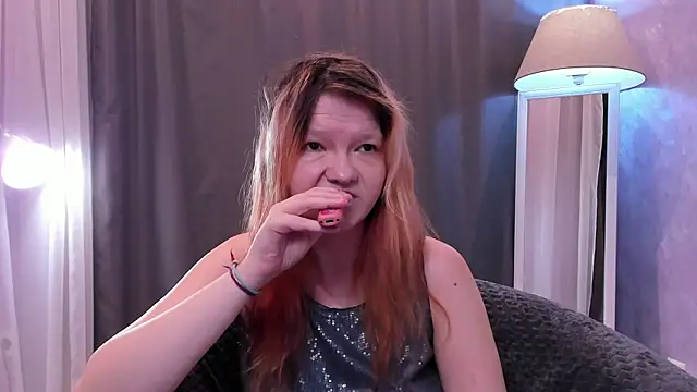 Nora lovvvv online show from September 18, 12:15 pm