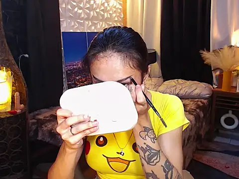 WILDROXIE online show from October 21, 11:20 pm