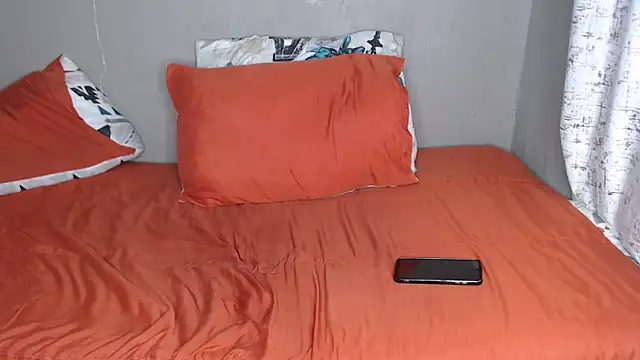 Lunalee online show from February 8, 1:42 am