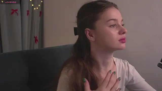 Olivia Farrell online show from February 18, 11:09 am