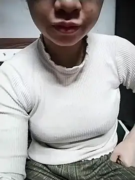 Mie rose online show from December 14, 7:47 am