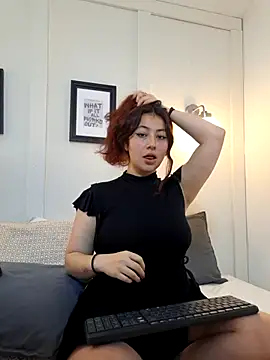 Nicolle Evanss  online show from March 31, 3:17 am