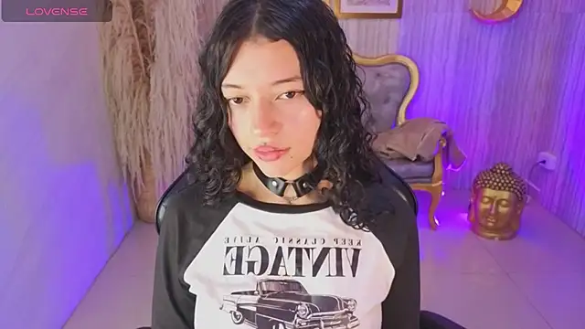 valkiria ardent s online show from April 18, 1:02 pm