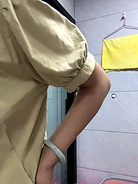 Snapshot of coco-o chatting on September 9, 1:33 pm coco-o online show from September 9, 1:33 pm