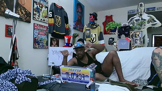 Snapshot of Str8ishVegasGuy chatting on October 21, 1:37 pm Str8ishVegasGuy online show from October 21, 1:37 pm