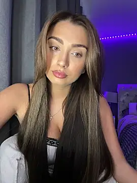 ellariverss online show from June 12, 3:58 am