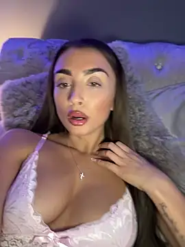 ellariverss online show from July 4, 12:50 am