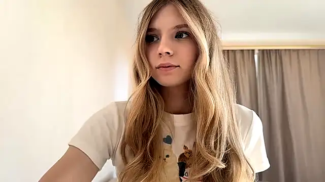 FruityXo online show from October 13, 11:57 am