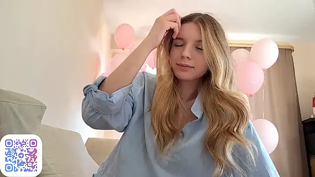 FruityXo online show from September 17, 10:57 am