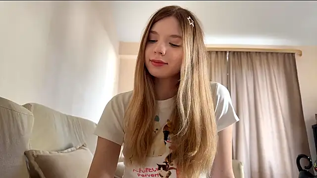 FruityXo online show from November 1, 11:47 am