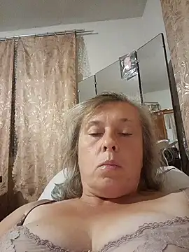 Snapshot of Catherine372311 chatting on September 24, 7:13 pm Catherine372311 online show from September 24, 7:13 pm