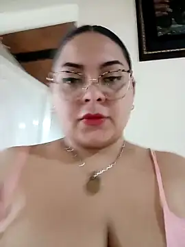Snapshot of RachelCute1 chatting on September 17, 12:58 pm RachelCute1 online show from September 17, 12:58 pm