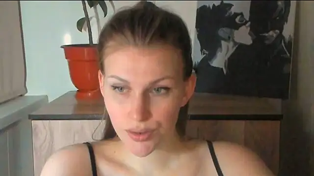 JuliaMuuun online show from March 19, 9:30 pm