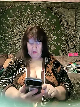 CrystalLime6411 online show from April 2, 3:31 pm