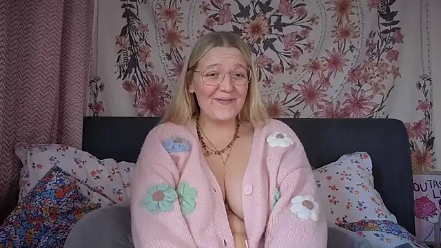 Daisyxoxo  online show from November 24, 9:55 am