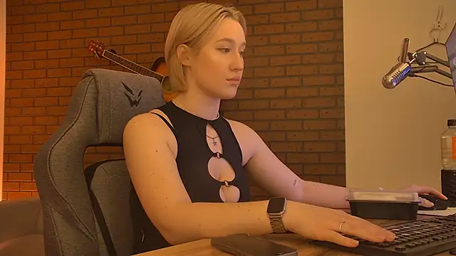 CinBellamy online show from February 15, 4:37 am