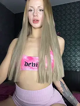 FavoriteKira online show from February 26, 6:07 pm