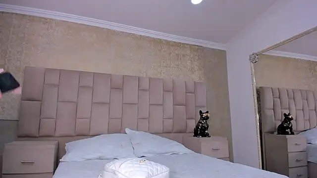 MadisonSky  online show from October 26, 1:17 pm