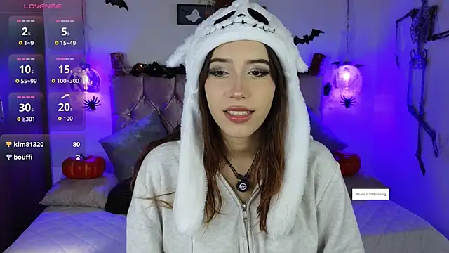 Snapshot of lila_min chatting on October 21, 2:21 pm lila min online show from October 21, 2:21 pm