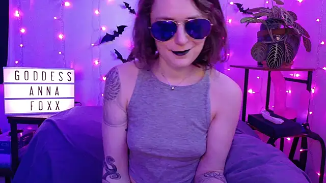 mistressannafoxx online show from March 3, 1:11 am