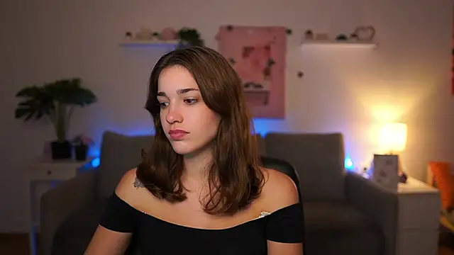 kissie cat online show from November 11, 2:14 pm