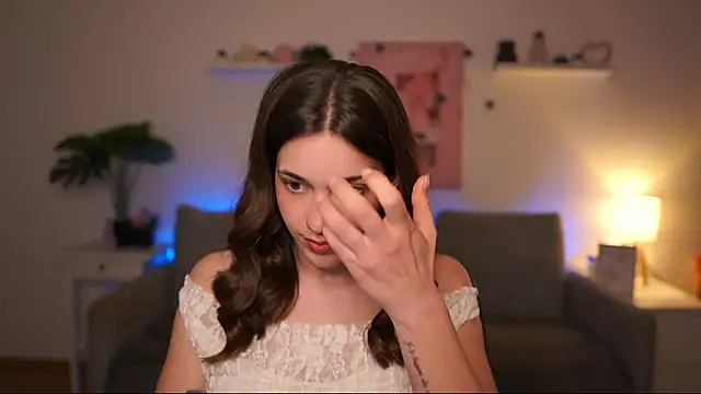 kissie cat online show from April 21, 3:08 pm