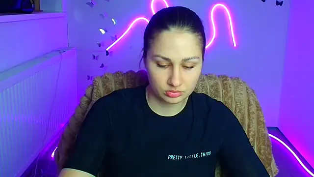 Stefanie Sweet online show from April 17, 6:04 am