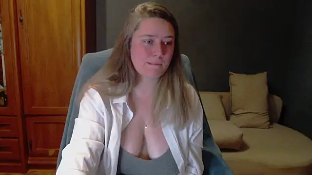 Sweet  Gigi online show from December 2, 2:19 pm