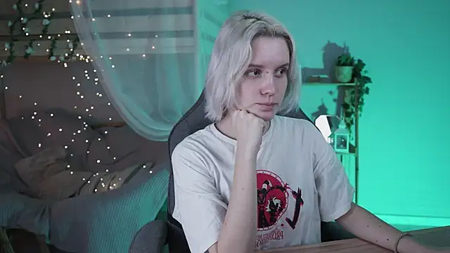 BethanyCloud online show from December 16, 5:24 am